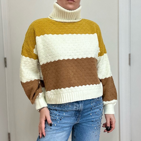 Chenille Textured Knit Turtle Neck Pullover Sweater - Picture 2 of 5